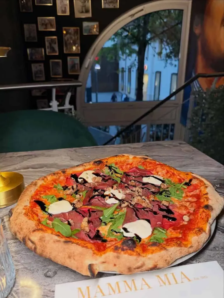 Pizza im Ristorante Mamma Mia Konstanz